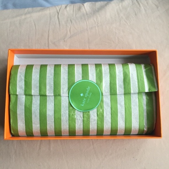 Black Wallet - Picture 3 of 5